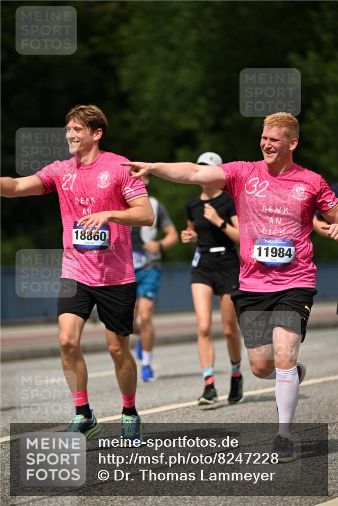 29.06.2025 - hella hamburg halbmarathon Dr. Thomas Lammeyer http://msf.ph/oto/8247228 29.06.2025 10:34:43 Kennedybrücke 1773, 2097, 2302, 2505, 2569, 6556, 6620, 6626, 7071, 7351, 7517, 8792, 9095, 9576, 9830, 9937, 10322, 10989, 10996 meine-sportfotos.de
