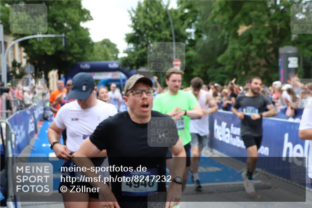 29.06.2025 - hella hamburg halbmarathon Zöllner http://msf.ph/oto/8247232 29.06.2025 10:57:25 Ziel 2417, 5926, 6272, 8585, 9450, 9727, 9934, 12014, 12590, 13394, 13664, 15229, 16625, 16830, 17160, 17779, 17828 meine-sportfotos.de