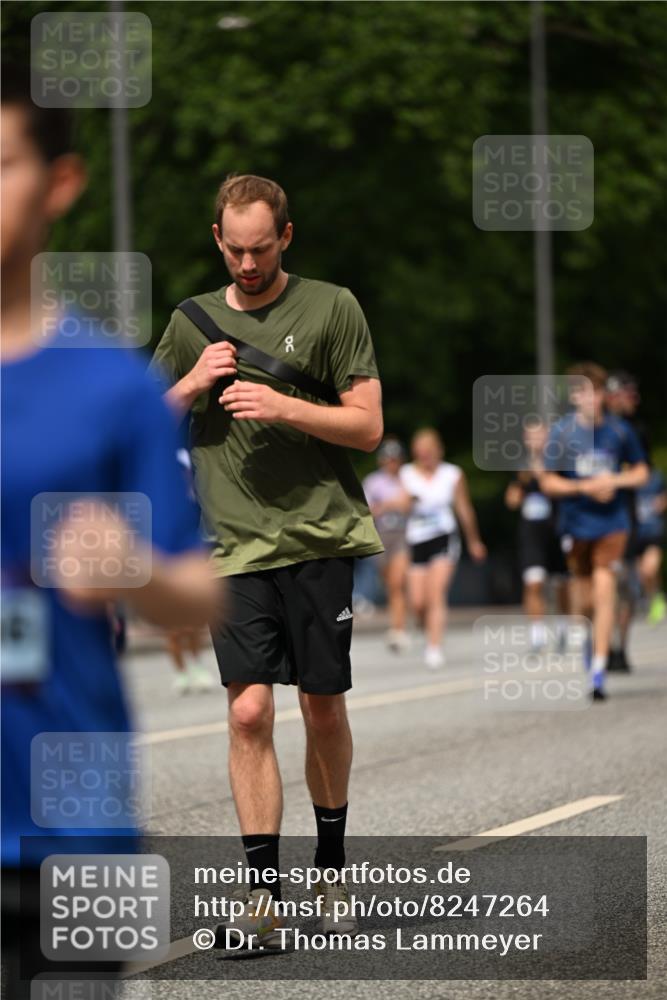 29.06.2025 - hella hamburg halbmarathon Dr. Thomas Lammeyer http://msf.ph/oto/8247264 29.06.2025 10:34:44 Kennedybrücke 1773, 2097, 2302, 2505, 2569, 3131, 6556, 6620, 7071, 7351, 7517, 8792, 9095, 9576, 9830, 9937, 10322, 10989, 10996 meine-sportfotos.de