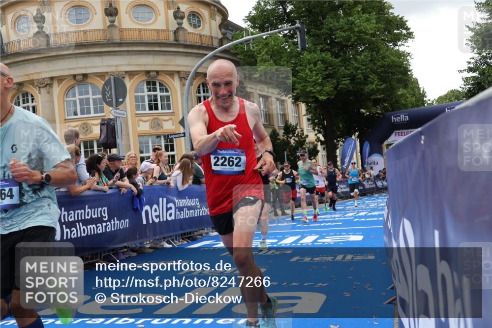 29.06.2025 - hella hamburg halbmarathon Strokosch-Dieckow http://msf.ph/oto/8247266 29.06.2025 10:39:05 Ziel 1164, 1445, 1803, 2262, 3282, 4359, 4759, 6682, 6686, 6687, 11305, 11447, 11619, 12137, 13729, 15556, 15561, 15873, 16656, 16820, 17668, 18149, 18547, 18734, 19151 meine-sportfotos.de