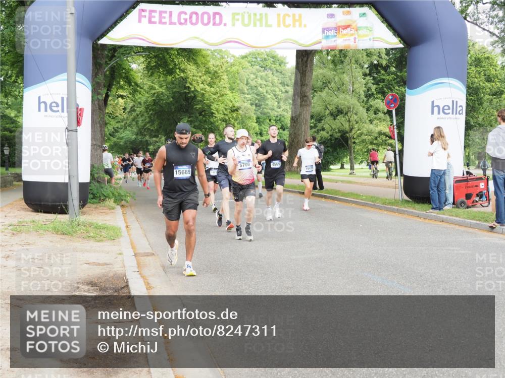 29.06.2025 - hella hamburg halbmarathon MichiJ http://msf.ph/oto/8247311 29.06.2025 10:28:33 Zwischen KM18-KM19 1975, 3626, 4565, 4766, 5709, 8319, 8933, 10968, 12372, 14077, 15689 meine-sportfotos.de