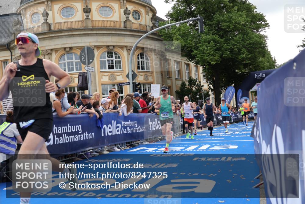 29.06.2025 - hella hamburg halbmarathon Strokosch-Dieckow http://msf.ph/oto/8247325 29.06.2025 10:39:06 Ziel 1164, 1445, 1803, 2262, 3282, 4359, 4759, 6682, 6686, 6687, 11305, 11447, 11619, 12137, 13729, 14311, 15556, 16656, 16820, 17668, 18149, 18547, 18734, 19151 meine-sportfotos.de