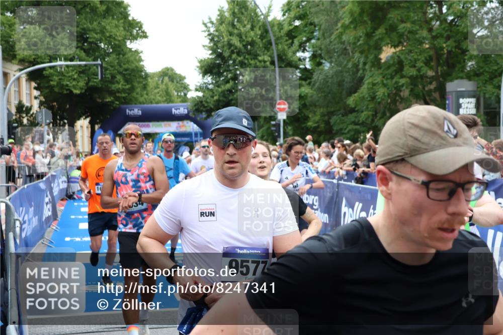 29.06.2025 - hella hamburg halbmarathon Zöllner http://msf.ph/oto/8247341 29.06.2025 10:57:26 Ziel 2417, 5926, 6272, 6281, 6302, 9450, 9727, 9934, 12014, 12590, 13394, 13664, 15695, 16625, 16830, 17160, 17779, 17828 meine-sportfotos.de