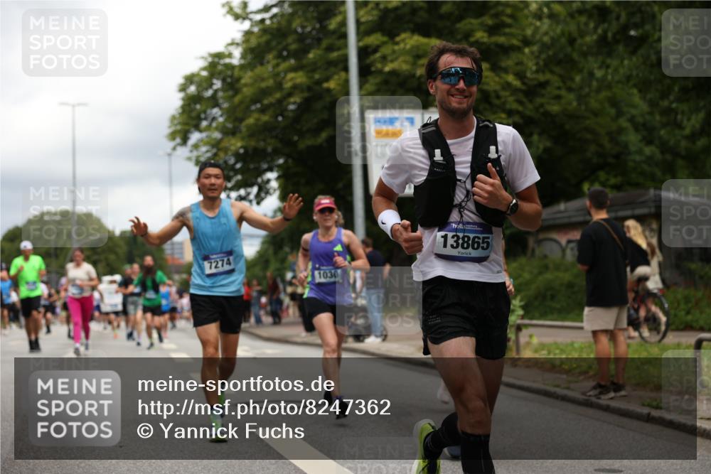 29.06.2025 - hella hamburg halbmarathon Yannick Fuchs http://msf.ph/oto/8247362 29.06.2025 10:47:47 20KM 1030, 1151, 1267, 1422, 1502, 1727, 1870, 2058, 2070, 2354, 2518, 2630, 3096, 3819, 5020, 5259, 5638, 5866, 6294, 6374, 6481, 6511, 6512, 6629, 6762, 6942, 7274, 7395, 7478, 7918, 8285, 8335, 8394, 8447, 9380, 9791, 9922, 10891, 11068, 11430, 11844, 12321, 12379, 12607, 12632, 12909, 13032, 13033, 13397, 13794, 13865, 13912, 14702, 15146, 15441, 15502, 15838, 15856, 15946, 16477, 16780, 17348, 17482, 18143, 18308, 18418, 18487, 18514, 18612, 19067 meine-sportfotos.de