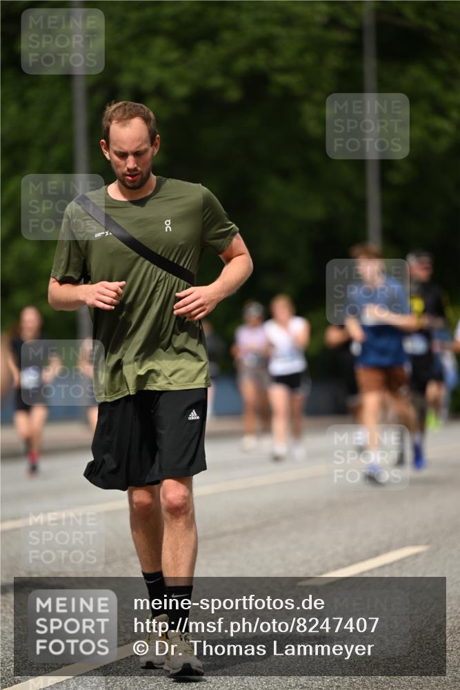 29.06.2025 - hella hamburg halbmarathon Dr. Thomas Lammeyer http://msf.ph/oto/8247407 29.06.2025 10:34:44 Kennedybrücke 1773, 2097, 2302, 2505, 2569, 3131, 6556, 6620, 7071, 7351, 7517, 8792, 9095, 9576, 9830, 9937, 10322, 10989, 10996 meine-sportfotos.de