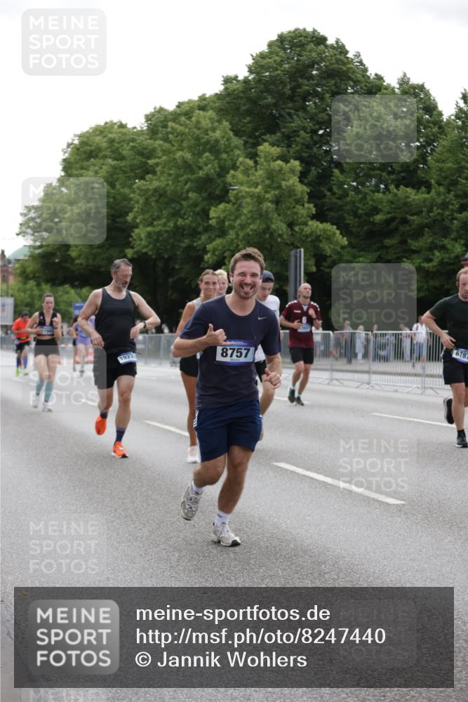 29.06.2025 - hella hamburg halbmarathon Jannik Wohlers http://msf.ph/oto/8247440 29.06.2025 10:30:40 Lombardsbrücke 1773, 2097, 2268, 3131, 4561, 6195, 6620, 6787, 7351, 8072, 8073, 8757, 9576, 10989, 11981, 11988, 12384, 12627, 14095, 14803, 15466, 15589, 17224, 17463, 17509, 17742, 17966, 19052, 19226 meine-sportfotos.de