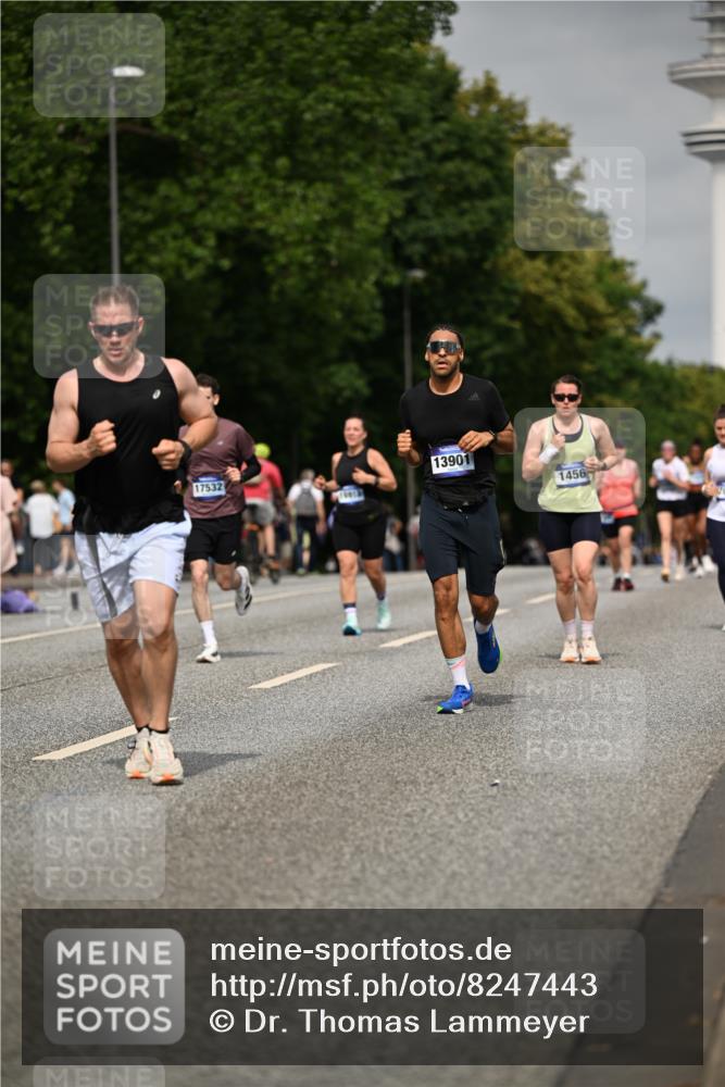 29.06.2025 - hella hamburg halbmarathon Dr. Thomas Lammeyer http://msf.ph/oto/8247443 29.06.2025 10:14:16 Kennedybrücke 1052, 1186, 1456, 1483, 1513, 1573, 4389, 7058, 7250, 7685, 8090, 8685, 8890, 9681, 9816, 9988, 11027, 11180 meine-sportfotos.de