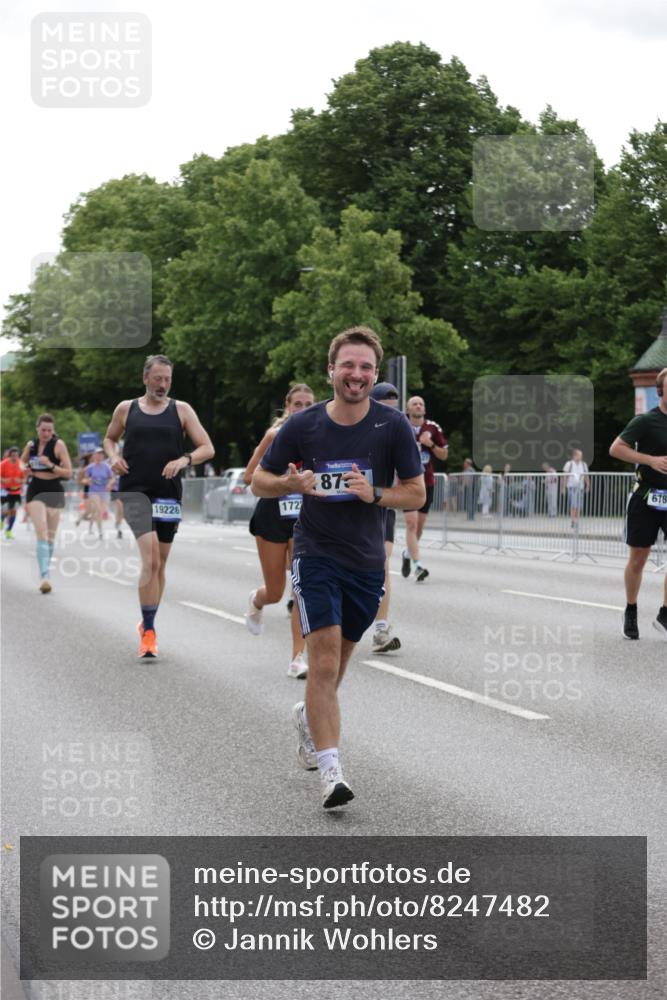29.06.2025 - hella hamburg halbmarathon Jannik Wohlers http://msf.ph/oto/8247482 29.06.2025 10:30:40 Lombardsbrücke 1773, 2097, 2268, 3131, 4561, 6195, 6620, 6787, 7351, 8072, 8073, 8757, 9576, 10989, 11981, 11988, 12384, 12627, 14095, 14803, 15466, 15589, 17224, 17463, 17509, 17742, 17966, 19052, 19226 meine-sportfotos.de