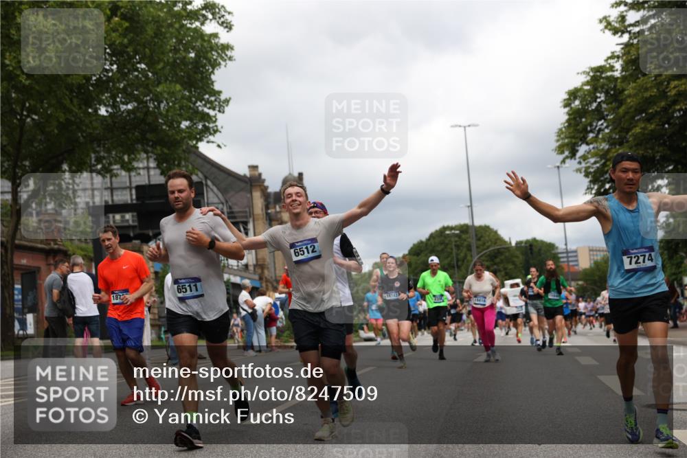 29.06.2025 - hella hamburg halbmarathon Yannick Fuchs http://msf.ph/oto/8247509 29.06.2025 10:47:47 20KM 1030, 1151, 1267, 1422, 1502, 1727, 1870, 2058, 2070, 2354, 2518, 2630, 3096, 3819, 5020, 5259, 5638, 5866, 6294, 6374, 6481, 6511, 6512, 6629, 6762, 6942, 7274, 7395, 7478, 7918, 8285, 8335, 8394, 8447, 9380, 9791, 9922, 10891, 11068, 11430, 11844, 12321, 12379, 12607, 12632, 12909, 13032, 13033, 13397, 13794, 13865, 13912, 14702, 15146, 15441, 15502, 15838, 15856, 15946, 16477, 16780, 17348, 17482, 18143, 18308, 18418, 18487, 18514, 18612, 19067 meine-sportfotos.de