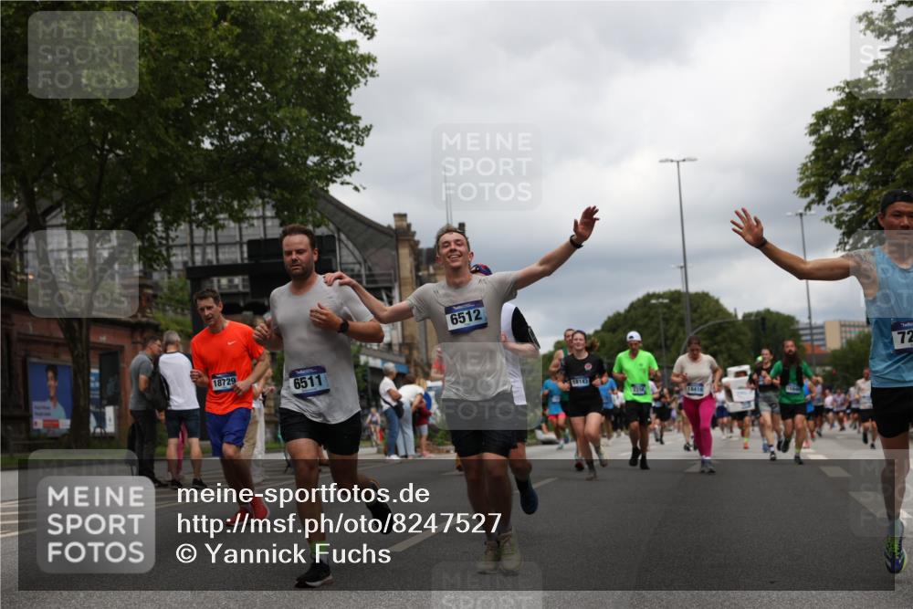 29.06.2025 - hella hamburg halbmarathon Yannick Fuchs http://msf.ph/oto/8247527 29.06.2025 10:47:47 20KM 1030, 1151, 1267, 1422, 1502, 1727, 1870, 2058, 2070, 2354, 2518, 2630, 3096, 3819, 5020, 5259, 5638, 5866, 6294, 6374, 6481, 6511, 6512, 6629, 6762, 6942, 7274, 7395, 7478, 7918, 8285, 8335, 8394, 8447, 9380, 9791, 9922, 10891, 11068, 11430, 11844, 12321, 12379, 12607, 12632, 12909, 13032, 13033, 13397, 13794, 13865, 13912, 14702, 15146, 15441, 15502, 15838, 15856, 15946, 16477, 16780, 17348, 17482, 18143, 18308, 18418, 18487, 18514, 18612, 19067 meine-sportfotos.de
