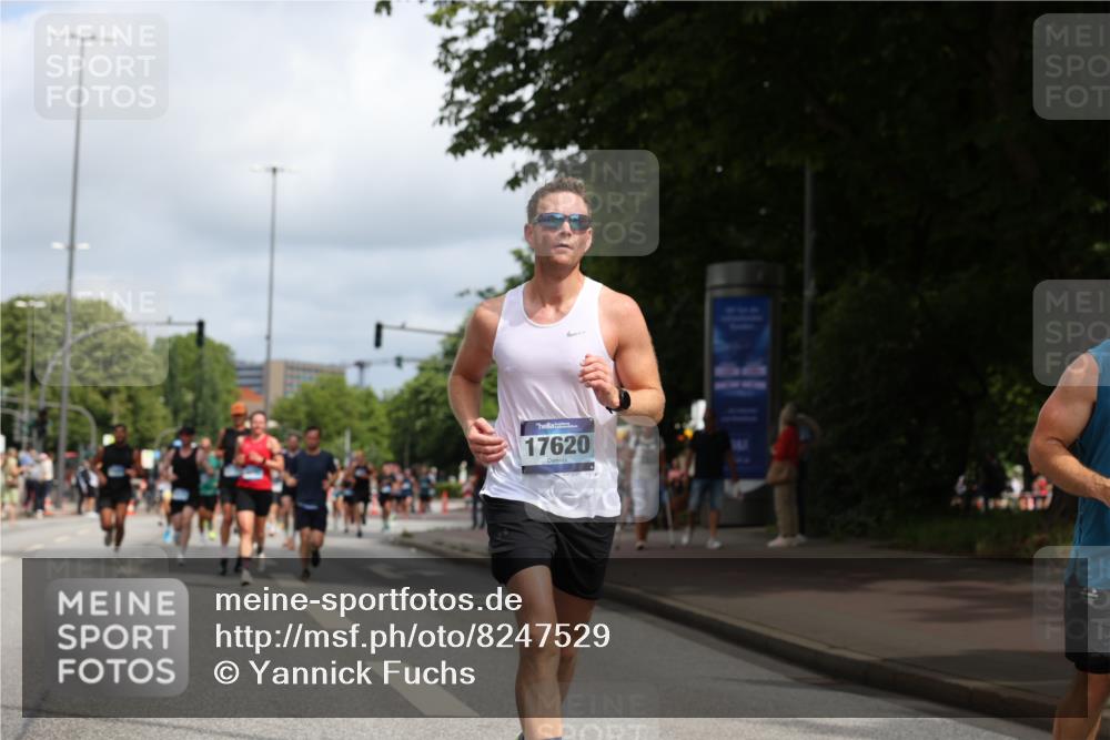 29.06.2025 - hella hamburg halbmarathon Yannick Fuchs http://msf.ph/oto/8247529 29.06.2025 10:35:16 20KM 1677, 1882, 1912, 2324, 2568, 2949, 3332, 4634, 4843, 4889, 5007, 5014, 5026, 5050, 5410, 5745, 5916, 6429, 6683, 7080, 7284, 8074, 8370, 8465, 8629, 8966, 9979, 10369, 10934, 10968, 10978, 11767, 11959, 12365, 13029, 13158, 13667, 14092, 14820, 15164, 15493, 15542, 15689, 16201, 16249, 16347, 16599, 17214, 17620, 17724, 17971, 18173, 18192, 18399 meine-sportfotos.de