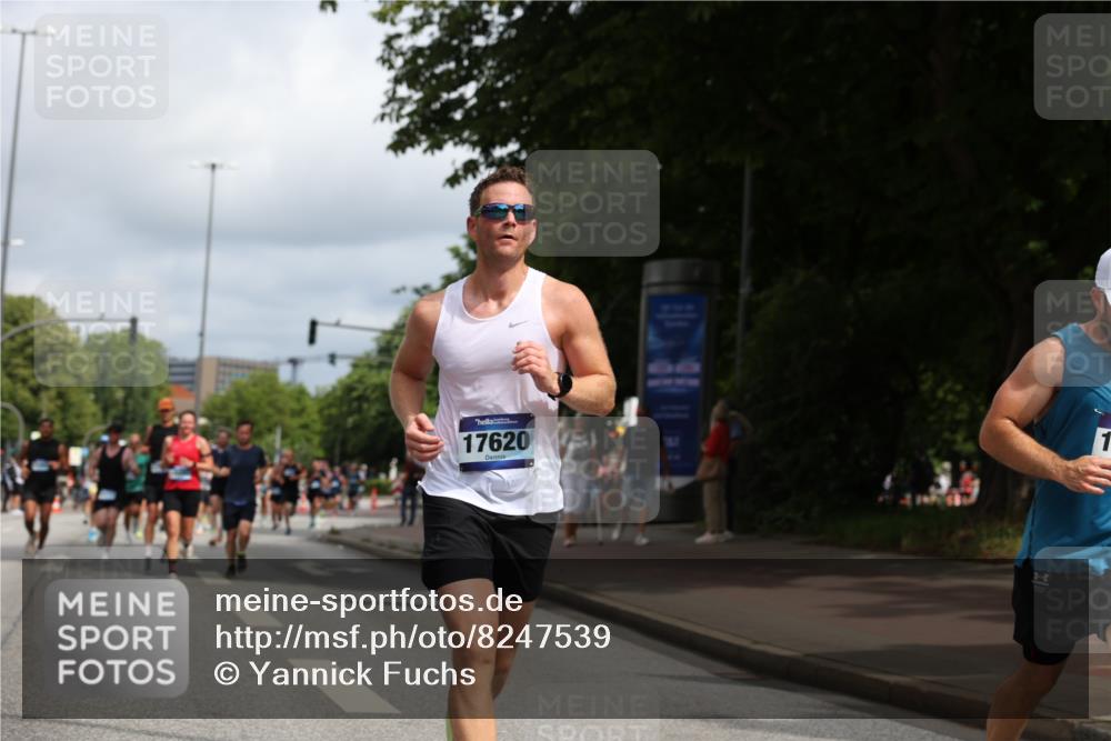 29.06.2025 - hella hamburg halbmarathon Yannick Fuchs http://msf.ph/oto/8247539 29.06.2025 10:35:16 20KM 1677, 1882, 1912, 2324, 2568, 2949, 3332, 4634, 4843, 4889, 5007, 5014, 5026, 5050, 5410, 5745, 5916, 6429, 6683, 7080, 7284, 8074, 8370, 8465, 8629, 8966, 9979, 10369, 10934, 10968, 10978, 11767, 11959, 12365, 13029, 13158, 13667, 14092, 14820, 15164, 15493, 15542, 15689, 16201, 16249, 16347, 16599, 17214, 17620, 17724, 17971, 18173, 18192, 18399 meine-sportfotos.de
