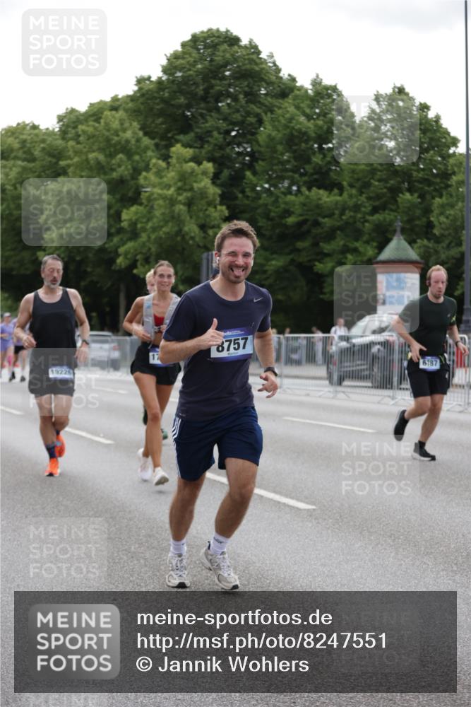 29.06.2025 - hella hamburg halbmarathon Jannik Wohlers http://msf.ph/oto/8247551 29.06.2025 10:30:40 Lombardsbrücke 1773, 2097, 2268, 3131, 4561, 6195, 6620, 6787, 7351, 8072, 8073, 8757, 9576, 10989, 11981, 11988, 12384, 12627, 14095, 14803, 15466, 15589, 17224, 17463, 17509, 17742, 17966, 19052, 19226 meine-sportfotos.de