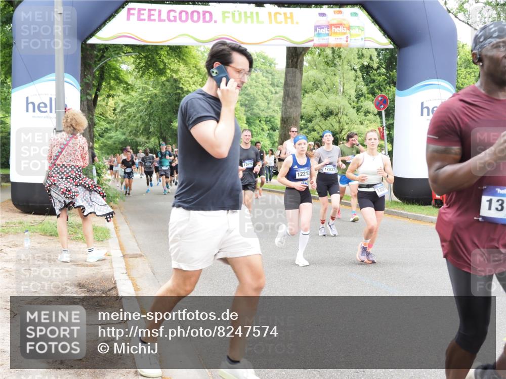 29.06.2025 - hella hamburg halbmarathon MichiJ http://msf.ph/oto/8247574 29.06.2025 10:51:18 Zwischen KM18-KM19 12211, 12212, 12837, 13171, 13184, 13793, 14313, 16095, 16872 meine-sportfotos.de