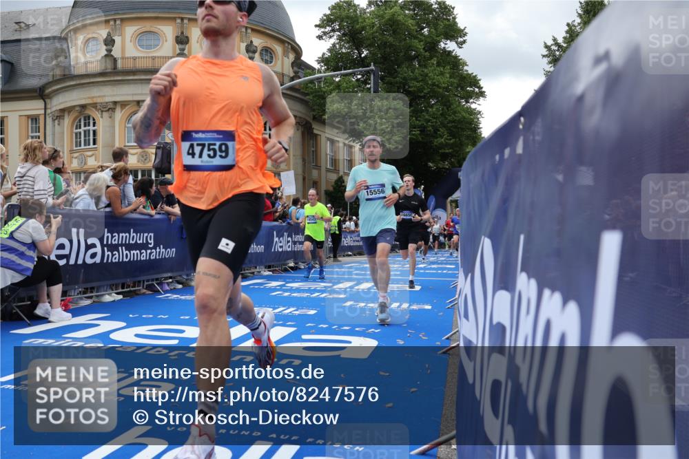 29.06.2025 - hella hamburg halbmarathon Strokosch-Dieckow http://msf.ph/oto/8247576 29.06.2025 10:39:11 Ziel 1445, 2044, 3282, 4565, 4759, 5752, 6686, 6687, 8319, 8925, 11305, 11619, 12046, 12137, 13479, 13729, 14311, 15556, 16656, 16820, 17646, 17668, 18149, 18547 meine-sportfotos.de