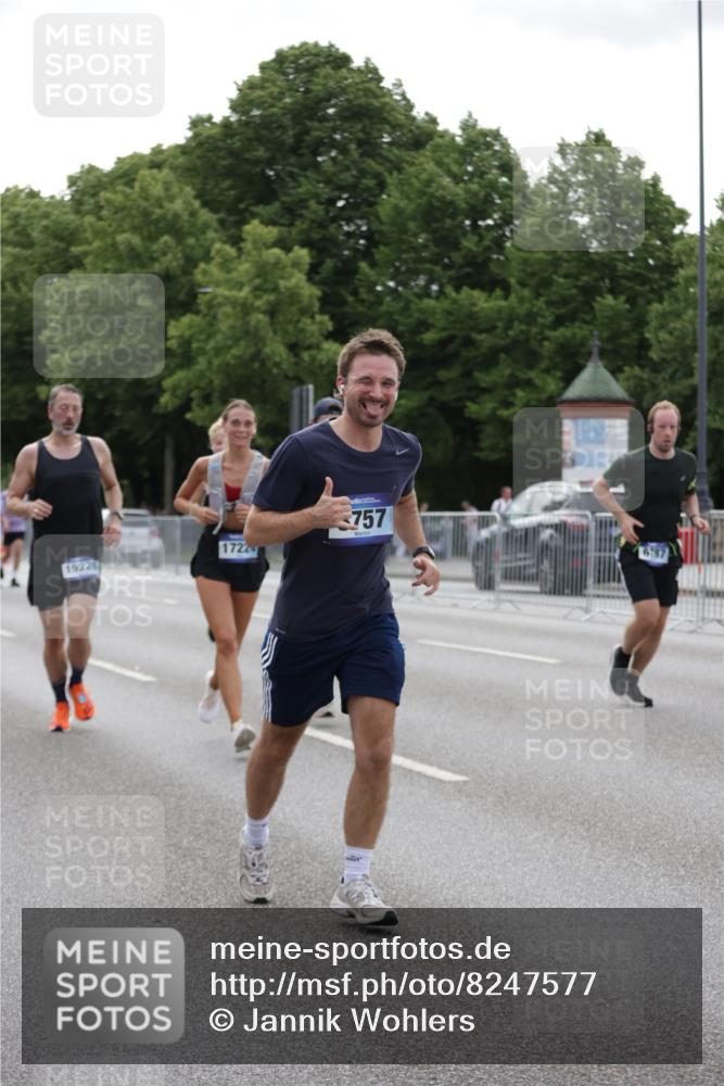 29.06.2025 - hella hamburg halbmarathon Jannik Wohlers http://msf.ph/oto/8247577 29.06.2025 10:30:40 Lombardsbrücke 1773, 2097, 2268, 3131, 4561, 6195, 6620, 6787, 7351, 8072, 8073, 8757, 9576, 10989, 11981, 11988, 12384, 12627, 14095, 14803, 15466, 15589, 17224, 17463, 17509, 17742, 17966, 19052, 19226 meine-sportfotos.de