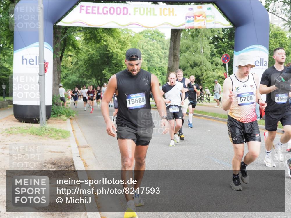 29.06.2025 - hella hamburg halbmarathon MichiJ http://msf.ph/oto/8247593 29.06.2025 10:28:35 Zwischen KM18-KM19 2573, 2972, 3626, 4565, 5709, 5803, 8319, 8933, 10968, 11714, 12372, 14077, 15421, 15689, 18979 meine-sportfotos.de