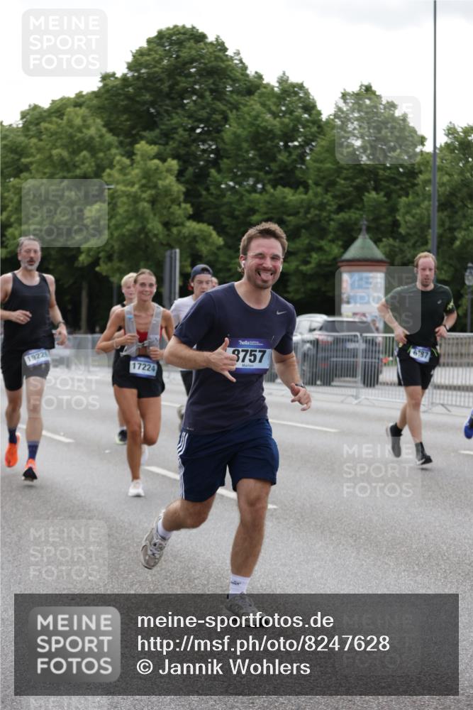 29.06.2025 - hella hamburg halbmarathon Jannik Wohlers http://msf.ph/oto/8247628 29.06.2025 10:30:40 Lombardsbrücke 1773, 2097, 2268, 3131, 4561, 6195, 6620, 6787, 7351, 8072, 8073, 8757, 9576, 10989, 11981, 11988, 12384, 12627, 14095, 14803, 15466, 15589, 17224, 17463, 17509, 17742, 17966, 19052, 19226 meine-sportfotos.de
