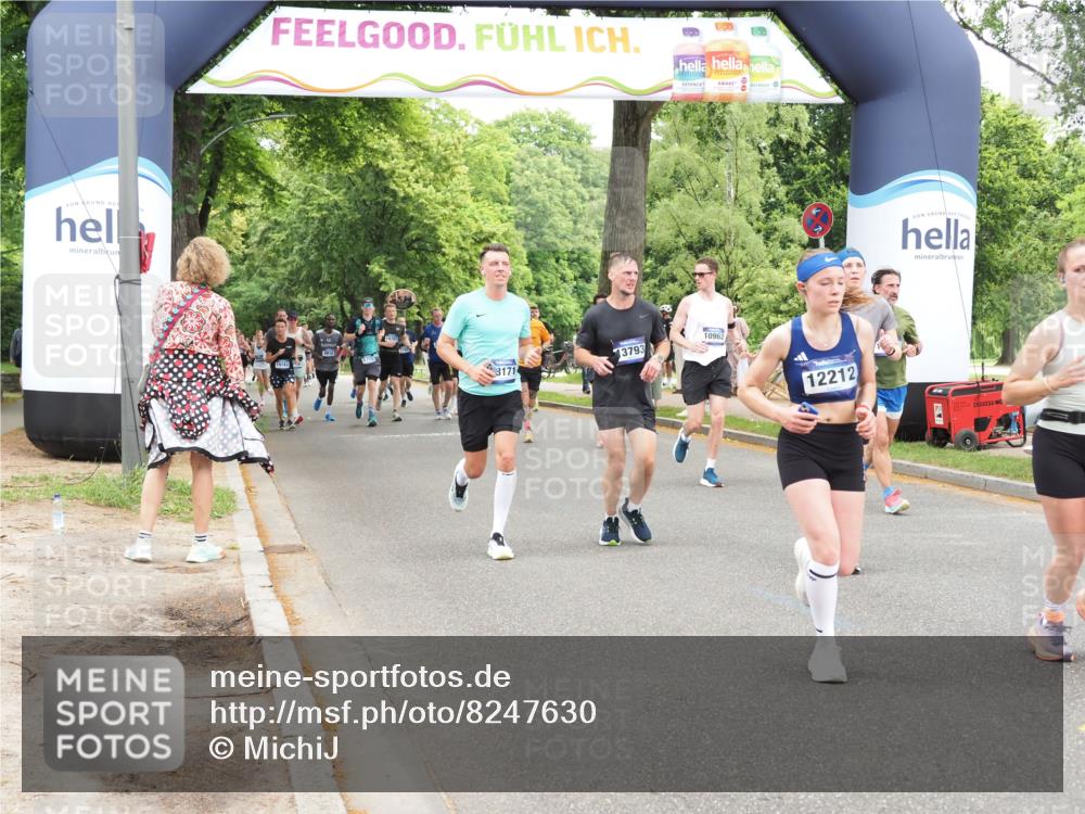 29.06.2025 - hella hamburg halbmarathon MichiJ http://msf.ph/oto/8247630 29.06.2025 10:51:19 Zwischen KM18-KM19 10962, 12211, 12212, 12837, 13171, 13184, 13793, 14313, 16095, 16872 meine-sportfotos.de