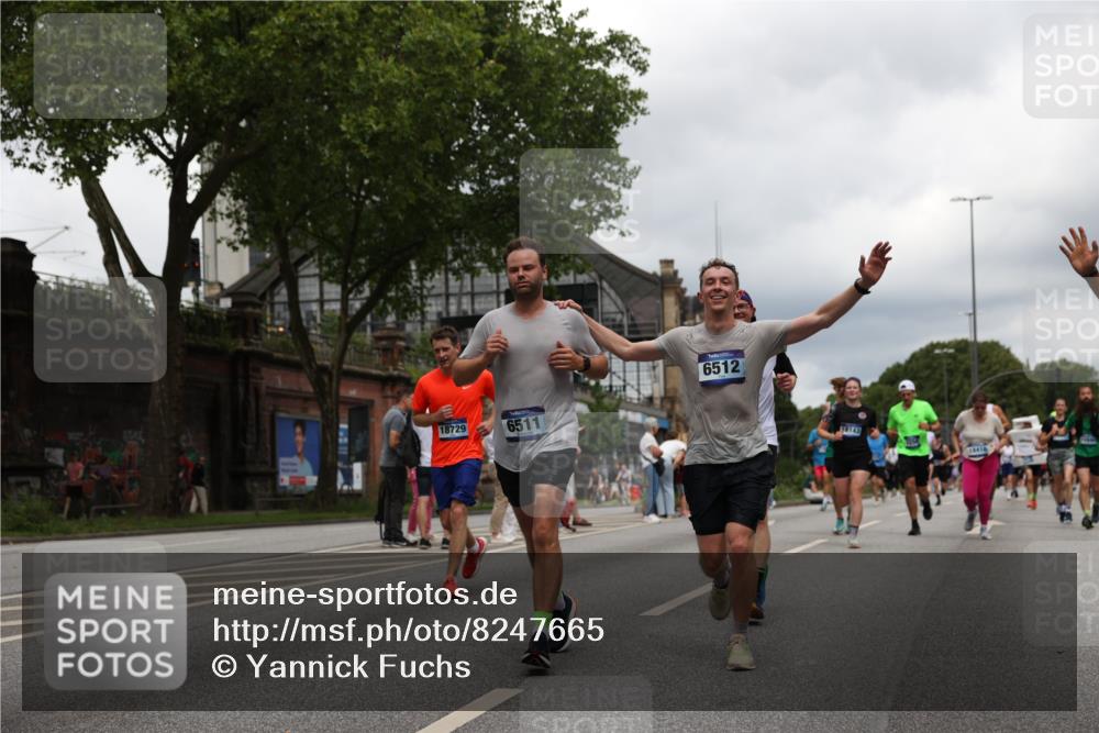 29.06.2025 - hella hamburg halbmarathon Yannick Fuchs http://msf.ph/oto/8247665 29.06.2025 10:47:47 20KM 1030, 1151, 1267, 1422, 1502, 1727, 1870, 2058, 2070, 2354, 2518, 2630, 3096, 3819, 5020, 5259, 5638, 5866, 6294, 6374, 6481, 6511, 6512, 6629, 6762, 6942, 7274, 7395, 7478, 7918, 8285, 8335, 8394, 8447, 9380, 9791, 9922, 10891, 11068, 11430, 11844, 12321, 12379, 12607, 12632, 12909, 13032, 13033, 13397, 13794, 13865, 13912, 14702, 15146, 15441, 15502, 15838, 15856, 15946, 16477, 16780, 17348, 17482, 18143, 18308, 18418, 18487, 18514, 18612, 19067 meine-sportfotos.de