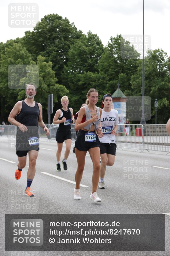 29.06.2025 - hella hamburg halbmarathon Jannik Wohlers http://msf.ph/oto/8247670 29.06.2025 10:30:41 Lombardsbrücke 1773, 1979, 2097, 3131, 4561, 5437, 6057, 6195, 6620, 6787, 7351, 8072, 8073, 8757, 9576, 10989, 11981, 11988, 12384, 12627, 14095, 15466, 15589, 17224, 17463, 17509, 17587, 17742, 17966, 19052, 19226 meine-sportfotos.de