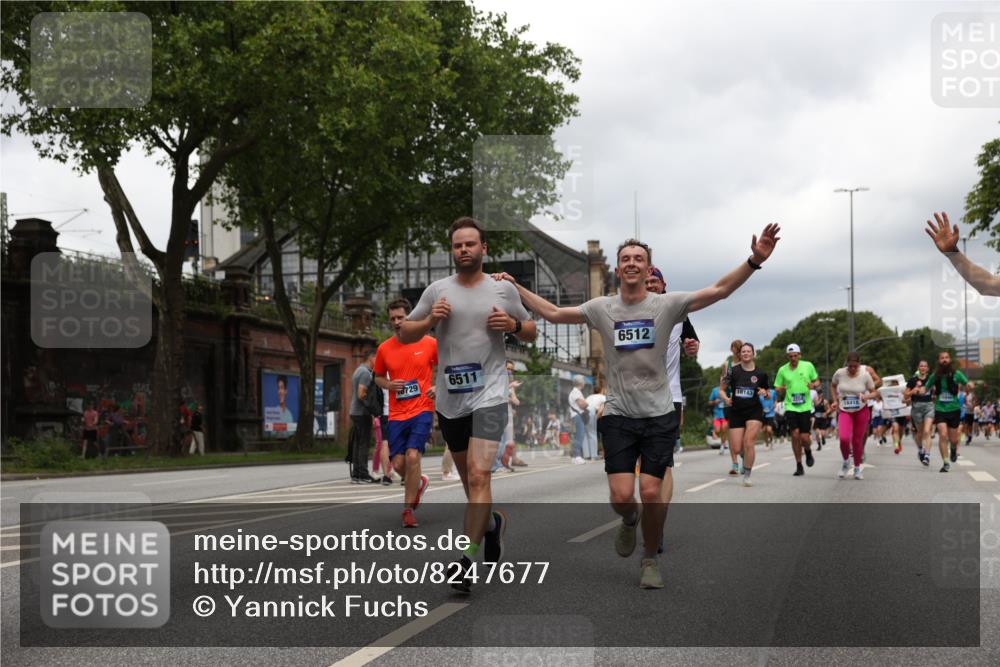 29.06.2025 - hella hamburg halbmarathon Yannick Fuchs http://msf.ph/oto/8247677 29.06.2025 10:47:48 20KM 1030, 1151, 1267, 1422, 1502, 1727, 1870, 2058, 2070, 2354, 2518, 2630, 3096, 3103, 3819, 5020, 5259, 5638, 5866, 6294, 6374, 6481, 6511, 6512, 6629, 6762, 6942, 7274, 7395, 7478, 7918, 8285, 8335, 8394, 8447, 9380, 9791, 9922, 11068, 11430, 11844, 12321, 12379, 12607, 12632, 12909, 13032, 13033, 13397, 13794, 13865, 13912, 14702, 15146, 15441, 15502, 15838, 15856, 15946, 16477, 16780, 17348, 17482, 18143, 18308, 18418, 18487, 18514, 18612, 19067 meine-sportfotos.de