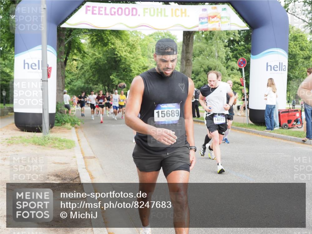29.06.2025 - hella hamburg halbmarathon MichiJ http://msf.ph/oto/8247683 29.06.2025 10:28:36 Zwischen KM18-KM19 2573, 2972, 3626, 4565, 5709, 5803, 8319, 11714, 12372, 14077, 15421, 15689, 18979 meine-sportfotos.de