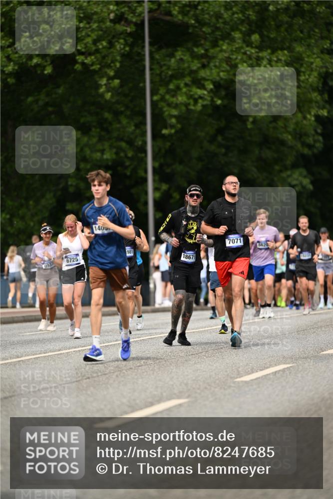 29.06.2025 - hella hamburg halbmarathon Dr. Thomas Lammeyer http://msf.ph/oto/8247685 29.06.2025 10:34:45 Kennedybrücke 1773, 2097, 2302, 2505, 2569, 3131, 6556, 6620, 7071, 7351, 7517, 8792, 9095, 9576, 9830, 9937, 10989, 10996 meine-sportfotos.de