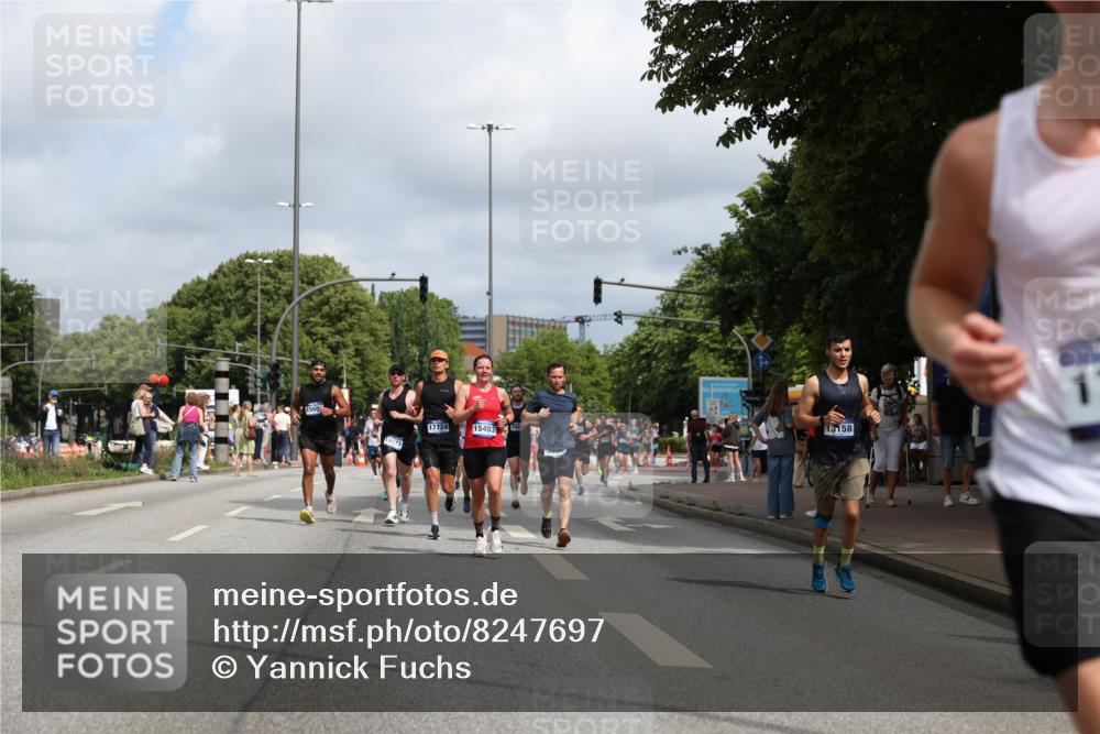 29.06.2025 - hella hamburg halbmarathon Yannick Fuchs http://msf.ph/oto/8247697 29.06.2025 10:35:17 20KM 1677, 1882, 1912, 2324, 2568, 2949, 3332, 4634, 4843, 4889, 5007, 5014, 5026, 5050, 5410, 5745, 5916, 6429, 6683, 7080, 7284, 8074, 8370, 8465, 8629, 8966, 9979, 10369, 10934, 10978, 11767, 11959, 12365, 13029, 13158, 13667, 14092, 14820, 15164, 15493, 15542, 15689, 16201, 16249, 16347, 16599, 17214, 17620, 17724, 17971, 18173, 18192, 18399 meine-sportfotos.de