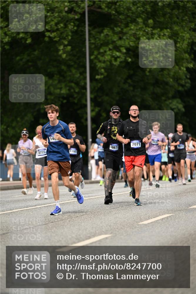 29.06.2025 - hella hamburg halbmarathon Dr. Thomas Lammeyer http://msf.ph/oto/8247700 29.06.2025 10:34:45 Kennedybrücke 1773, 2097, 2302, 2505, 2569, 3131, 6556, 6620, 7071, 7351, 7517, 8792, 9095, 9576, 9830, 9937, 10989, 10996 meine-sportfotos.de