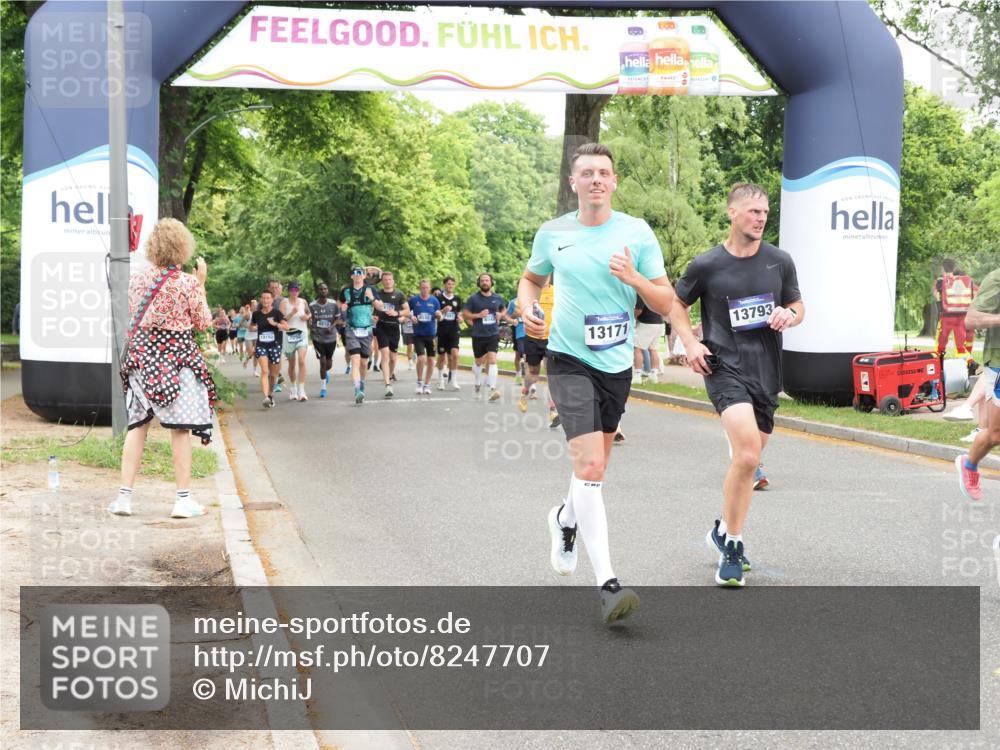 29.06.2025 - hella hamburg halbmarathon MichiJ http://msf.ph/oto/8247707 29.06.2025 10:51:20 Zwischen KM18-KM19 10962, 12211, 12212, 12837, 13171, 13184, 13793, 14313, 16095, 16872 meine-sportfotos.de