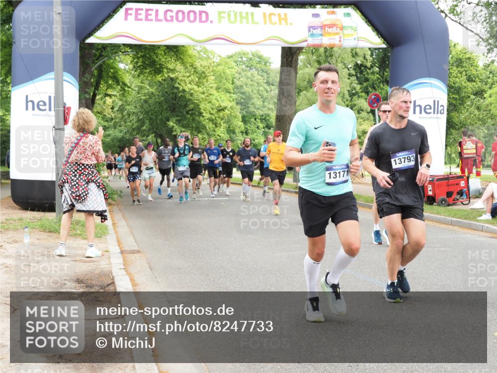 29.06.2025 - hella hamburg halbmarathon MichiJ http://msf.ph/oto/8247733 29.06.2025 10:51:20 Zwischen KM18-KM19 10962, 12211, 12212, 12837, 13171, 13184, 13793, 14313, 16095, 16872 meine-sportfotos.de