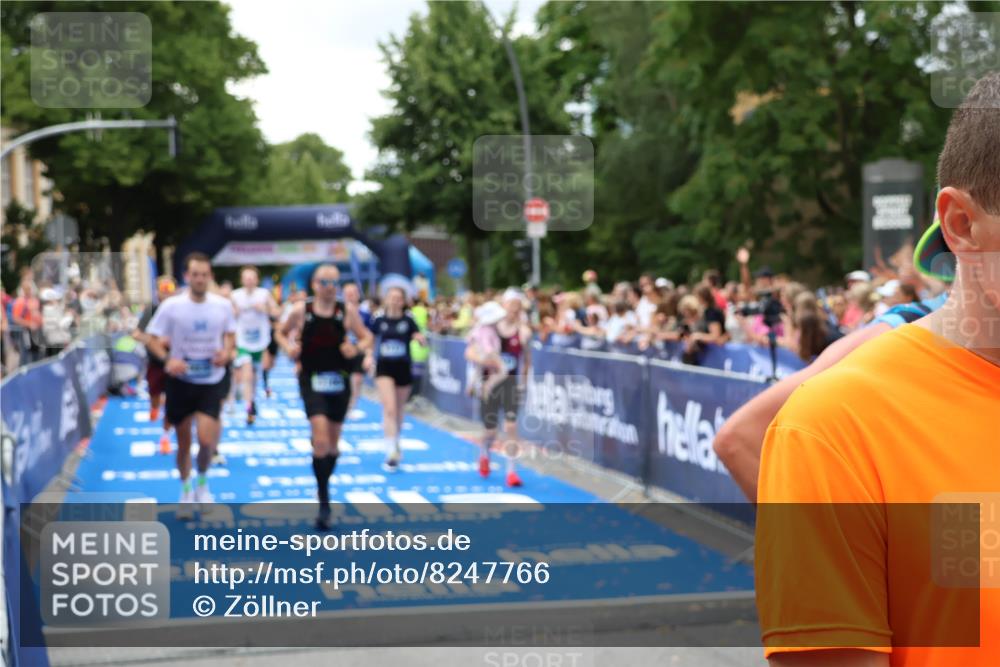 29.06.2025 - hella hamburg halbmarathon Zöllner http://msf.ph/oto/8247766 29.06.2025 10:57:30 Ziel 3435, 5926, 6272, 6281, 6302, 8393, 9727, 12144, 13245, 13394, 15695, 16093, 16830, 17160, 17758, 17828 meine-sportfotos.de