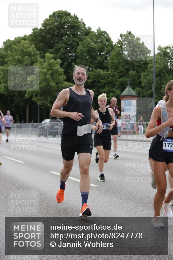 29.06.2025 - hella hamburg halbmarathon Jannik Wohlers http://msf.ph/oto/8247778 29.06.2025 10:30:42 Lombardsbrücke 1773, 1979, 2097, 4561, 5437, 6057, 6195, 6620, 6787, 7351, 8050, 8072, 8073, 8757, 9576, 10989, 11981, 11988, 12384, 12627, 14095, 15466, 15589, 16457, 17224, 17463, 17509, 17587, 17742, 17966, 19052, 19226 meine-sportfotos.de