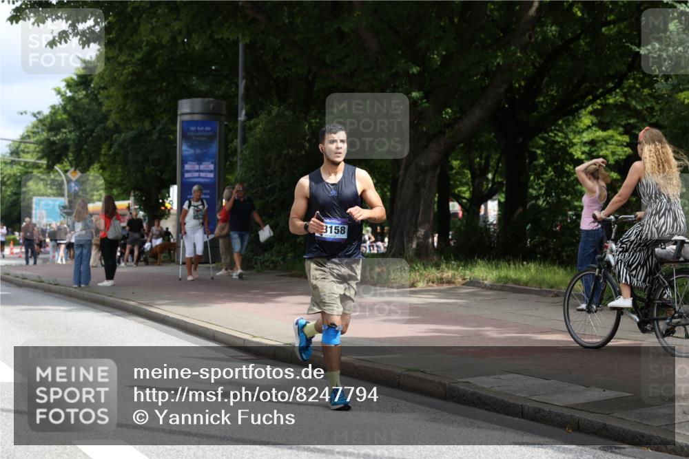 29.06.2025 - hella hamburg halbmarathon Yannick Fuchs http://msf.ph/oto/8247794 29.06.2025 10:35:19 20KM 1677, 1882, 1912, 2568, 2949, 3332, 4634, 4843, 4889, 5007, 5014, 5026, 5410, 5745, 6429, 6683, 7080, 7284, 7378, 8074, 8122, 8629, 8966, 9979, 10369, 10934, 10978, 11767, 11959, 12365, 13158, 13268, 13667, 14092, 14820, 15164, 15493, 15542, 15689, 16201, 16249, 16347, 16599, 17214, 17620, 17724, 17971, 18173, 18192, 18399 meine-sportfotos.de