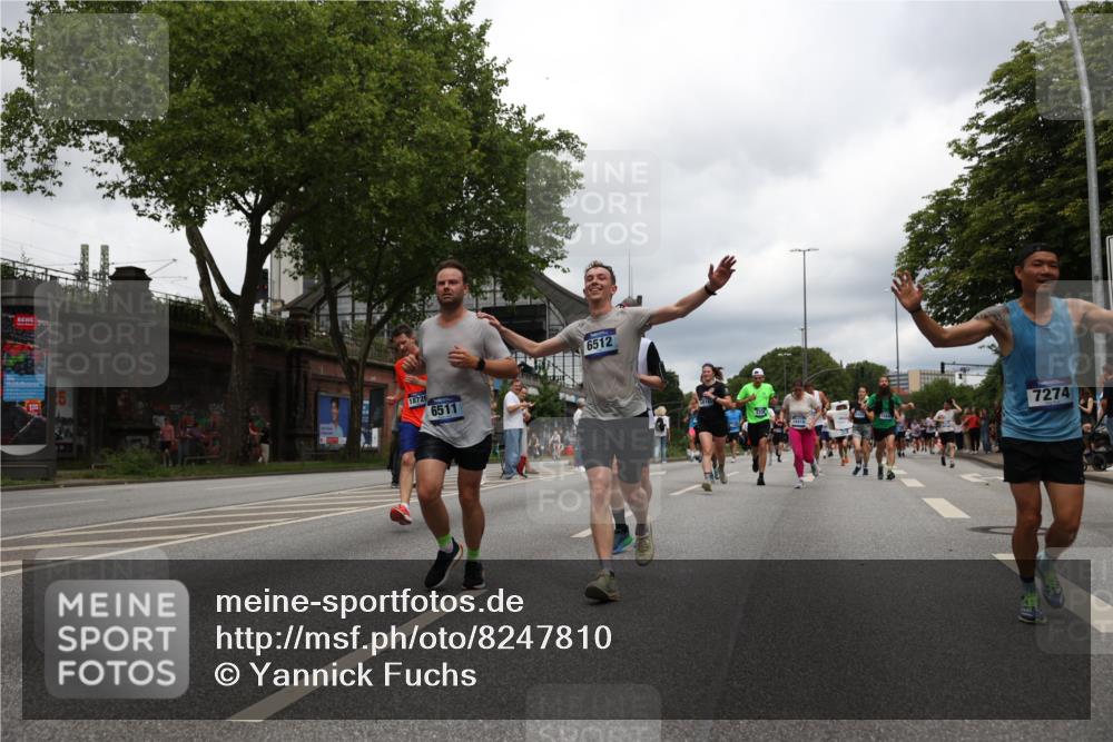29.06.2025 - hella hamburg halbmarathon Yannick Fuchs http://msf.ph/oto/8247810 29.06.2025 10:47:48 20KM 1030, 1151, 1267, 1422, 1502, 1727, 1870, 2058, 2070, 2354, 2518, 2630, 3096, 3103, 3819, 5020, 5259, 5638, 5866, 6294, 6374, 6481, 6511, 6512, 6629, 6762, 6942, 7274, 7395, 7478, 7918, 8285, 8335, 8394, 8447, 9380, 9791, 9922, 11068, 11430, 11844, 12321, 12379, 12607, 12632, 12909, 13032, 13033, 13397, 13794, 13865, 13912, 14702, 15146, 15441, 15502, 15838, 15856, 15946, 16477, 16780, 17348, 17482, 18143, 18308, 18418, 18487, 18514, 18612, 19067 meine-sportfotos.de
