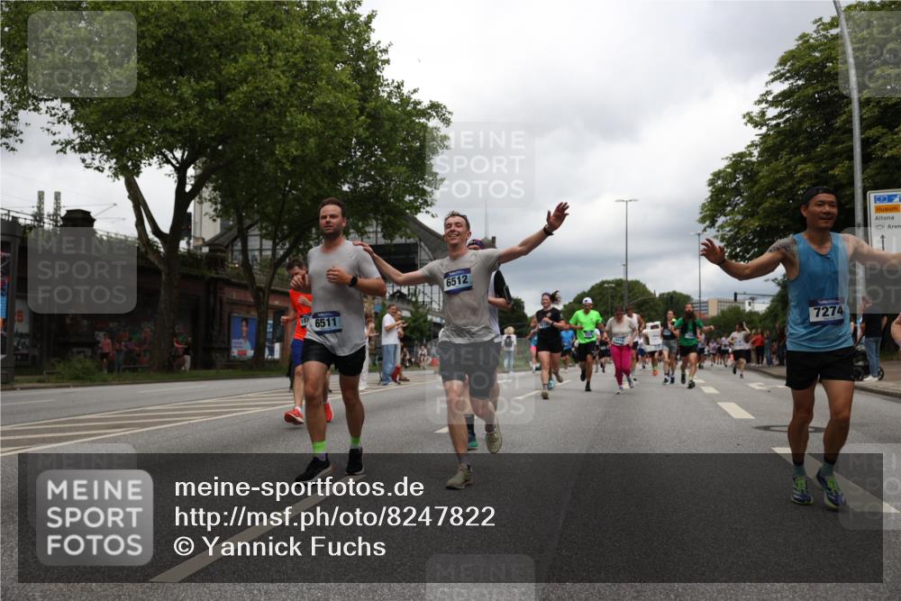 29.06.2025 - hella hamburg halbmarathon Yannick Fuchs http://msf.ph/oto/8247822 29.06.2025 10:47:48 20KM 1030, 1151, 1267, 1422, 1502, 1727, 1870, 2058, 2070, 2354, 2518, 2630, 3096, 3103, 3819, 5020, 5259, 5638, 5866, 6294, 6374, 6481, 6511, 6512, 6629, 6762, 6942, 7274, 7395, 7478, 7918, 8285, 8335, 8394, 8447, 9380, 9791, 9922, 11068, 11430, 11844, 12321, 12379, 12607, 12632, 12909, 13032, 13033, 13397, 13794, 13865, 13912, 14702, 15146, 15441, 15502, 15838, 15856, 15946, 16477, 16780, 17348, 17482, 18143, 18308, 18418, 18487, 18514, 18612, 19067 meine-sportfotos.de