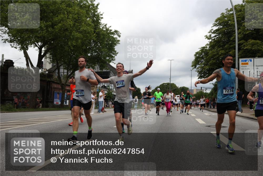 29.06.2025 - hella hamburg halbmarathon Yannick Fuchs http://msf.ph/oto/8247854 29.06.2025 10:47:48 20KM 1030, 1151, 1267, 1422, 1502, 1727, 1870, 2058, 2070, 2354, 2518, 2630, 3096, 3103, 3819, 5020, 5259, 5638, 5866, 6294, 6374, 6481, 6511, 6512, 6629, 6762, 6942, 7274, 7395, 7478, 7918, 8285, 8335, 8394, 8447, 9380, 9791, 9922, 11068, 11430, 11844, 12321, 12379, 12607, 12632, 12909, 13032, 13033, 13397, 13794, 13865, 13912, 14702, 15146, 15441, 15502, 15838, 15856, 15946, 16477, 16780, 17348, 17482, 18143, 18308, 18418, 18487, 18514, 18612, 19067 meine-sportfotos.de