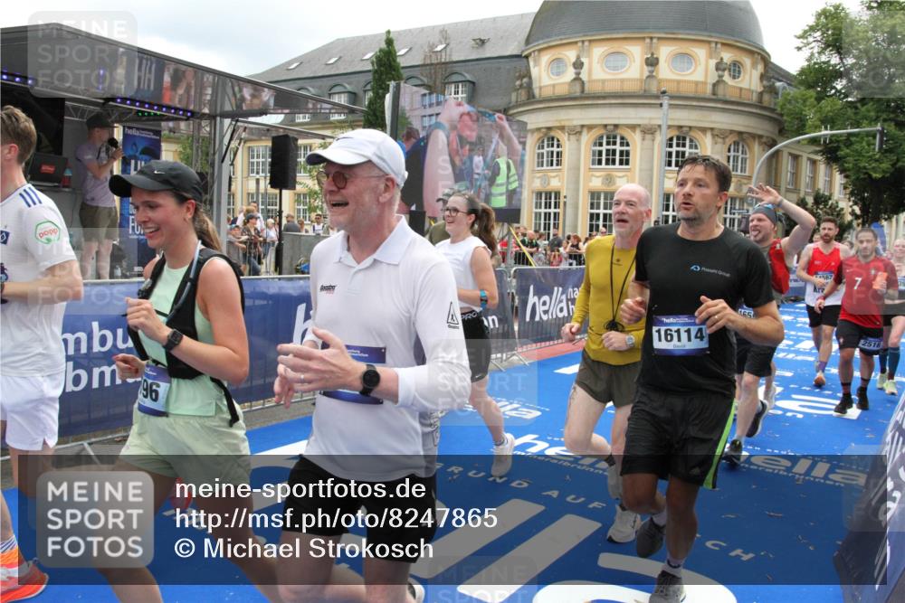 29.06.2025 - hella hamburg halbmarathon Michael Strokosch http://msf.ph/oto/8247865 29.06.2025 10:49:38 Ziel 2504, 2516, 2592, 2596, 2889, 2937, 5705, 5978, 8437, 8689, 9038, 9463, 9649, 11340, 11679, 11977, 12094, 13233, 14562, 15392, 15857, 16114, 16592, 16738, 17001 meine-sportfotos.de