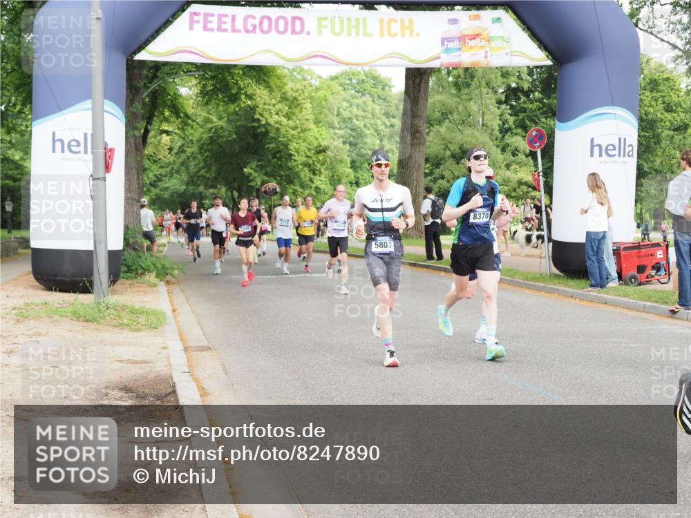 29.06.2025 - hella hamburg halbmarathon MichiJ http://msf.ph/oto/8247890 29.06.2025 10:28:37 Zwischen KM18-KM19 2573, 2972, 4565, 5709, 5803, 8319, 11714, 14077, 15421, 15689, 18013, 18979 meine-sportfotos.de