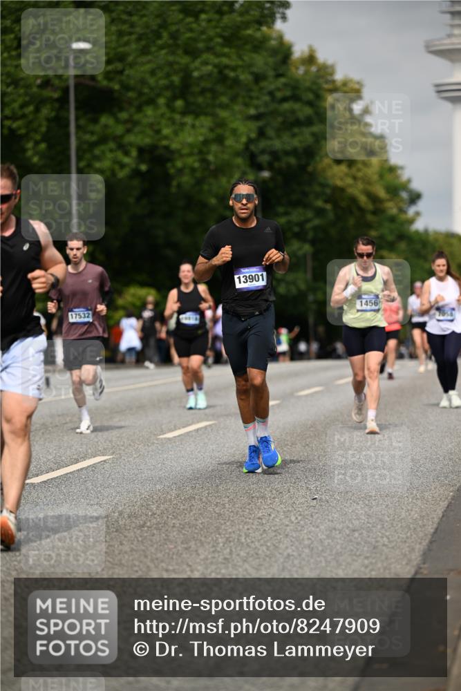 29.06.2025 - hella hamburg halbmarathon Dr. Thomas Lammeyer http://msf.ph/oto/8247909 29.06.2025 10:14:17 Kennedybrücke 1052, 1186, 1456, 1483, 1513, 4389, 7058, 7250, 7685, 8090, 8685, 8890, 9681, 9816, 9988, 11027, 11180 meine-sportfotos.de