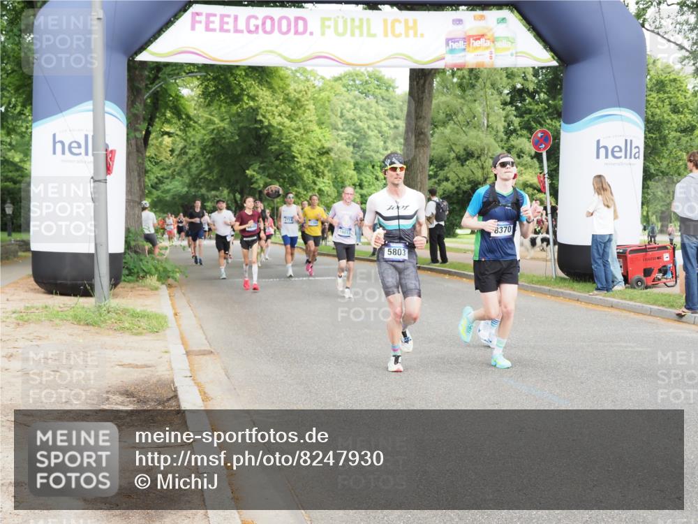 29.06.2025 - hella hamburg halbmarathon MichiJ http://msf.ph/oto/8247930 29.06.2025 10:28:37 Zwischen KM18-KM19 2573, 2972, 4565, 5709, 5803, 8319, 11714, 14077, 15421, 15689, 18013, 18979 meine-sportfotos.de