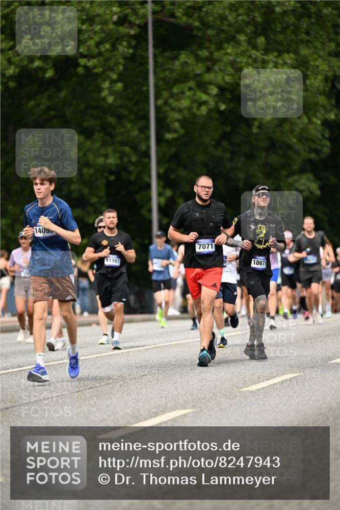 29.06.2025 - hella hamburg halbmarathon Dr. Thomas Lammeyer http://msf.ph/oto/8247943 29.06.2025 10:34:46 Kennedybrücke 1773, 2097, 2302, 2505, 2569, 3131, 6556, 6620, 7071, 7351, 7517, 8792, 9095, 9576, 9830, 9937, 10989, 10996 meine-sportfotos.de