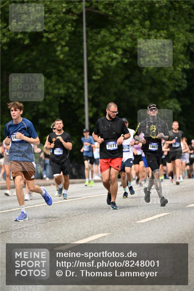 29.06.2025 - hella hamburg halbmarathon Dr. Thomas Lammeyer http://msf.ph/oto/8248001 29.06.2025 10:34:46 Kennedybrücke 1773, 2097, 2302, 2505, 2569, 3131, 6556, 6620, 7071, 7351, 7517, 8792, 9095, 9576, 9830, 9937, 10989, 10996 meine-sportfotos.de