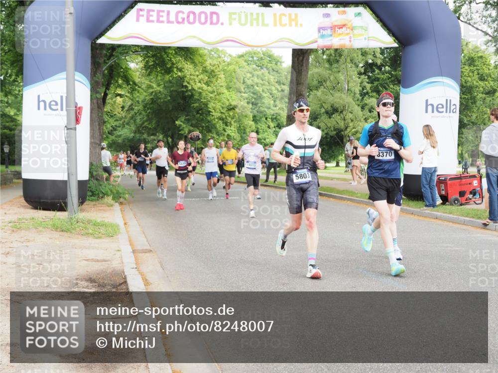 29.06.2025 - hella hamburg halbmarathon MichiJ http://msf.ph/oto/8248007 29.06.2025 10:28:37 Zwischen KM18-KM19 2573, 2972, 4565, 5709, 5803, 8319, 11714, 14077, 15421, 15689, 18013, 18979 meine-sportfotos.de