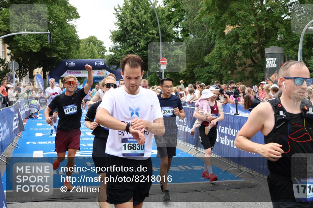 29.06.2025 - hella hamburg halbmarathon Zöllner http://msf.ph/oto/8248016 29.06.2025 10:57:33 Ziel 2236, 3435, 4502, 5015, 5134, 5728, 6281, 6302, 8393, 9727, 12144, 13245, 13394, 15695, 16093, 17758, 17828 meine-sportfotos.de