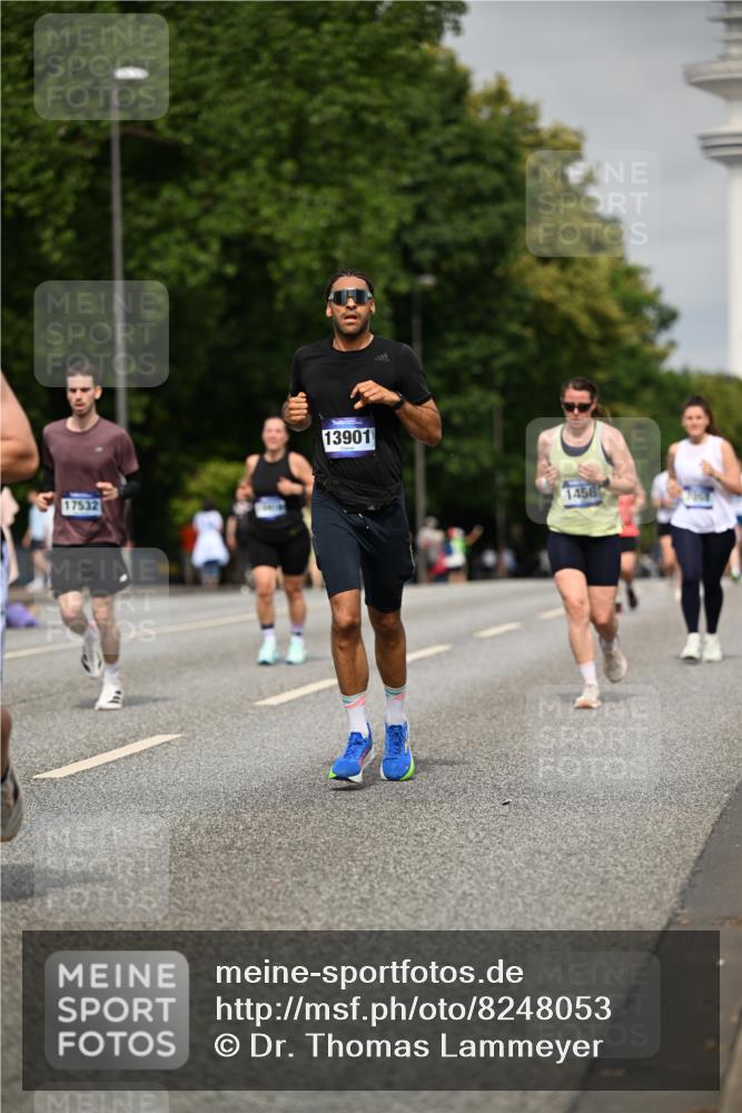 29.06.2025 - hella hamburg halbmarathon Dr. Thomas Lammeyer http://msf.ph/oto/8248053 29.06.2025 10:14:18 Kennedybrücke 1052, 1186, 1456, 1483, 1513, 4389, 7058, 7250, 7685, 8090, 8685, 8890, 9681, 9816, 9988, 11180 meine-sportfotos.de