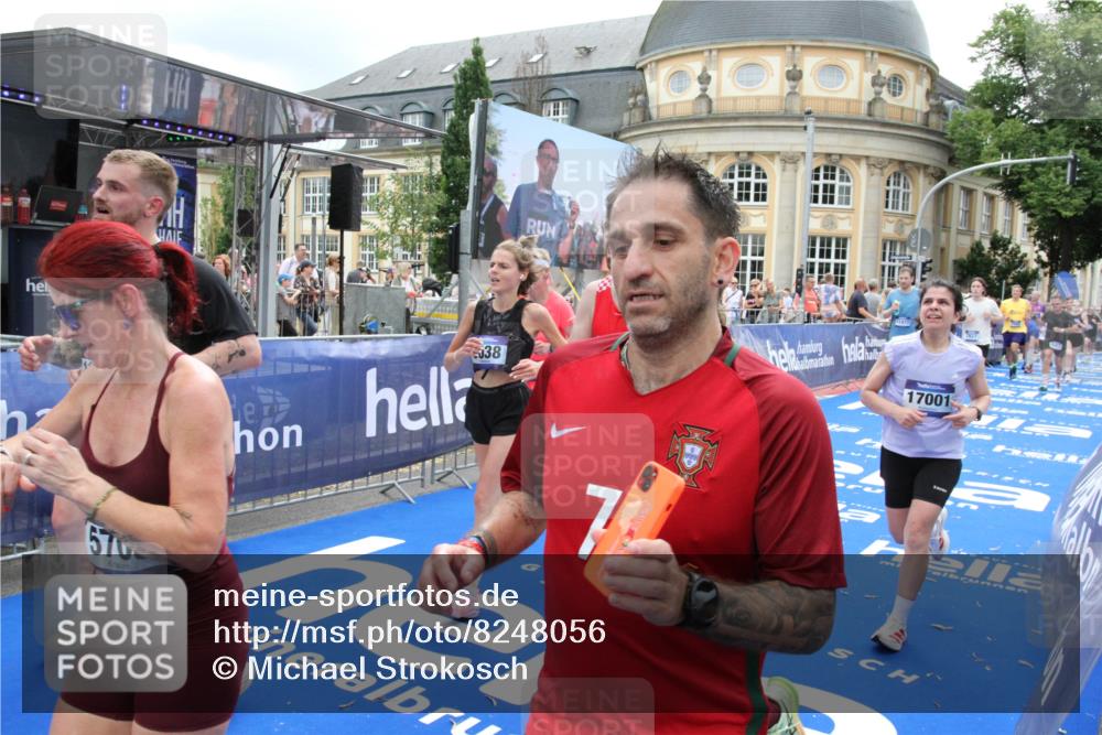 29.06.2025 - hella hamburg halbmarathon Michael Strokosch http://msf.ph/oto/8248056 29.06.2025 10:49:40 Ziel 2504, 2516, 2592, 2596, 2706, 2889, 2937, 5705, 5978, 6115, 9038, 9463, 9649, 11340, 11679, 11977, 13233, 14562, 15392, 15857, 16114, 16592, 16738, 16843, 17001, 18058, 18451 meine-sportfotos.de