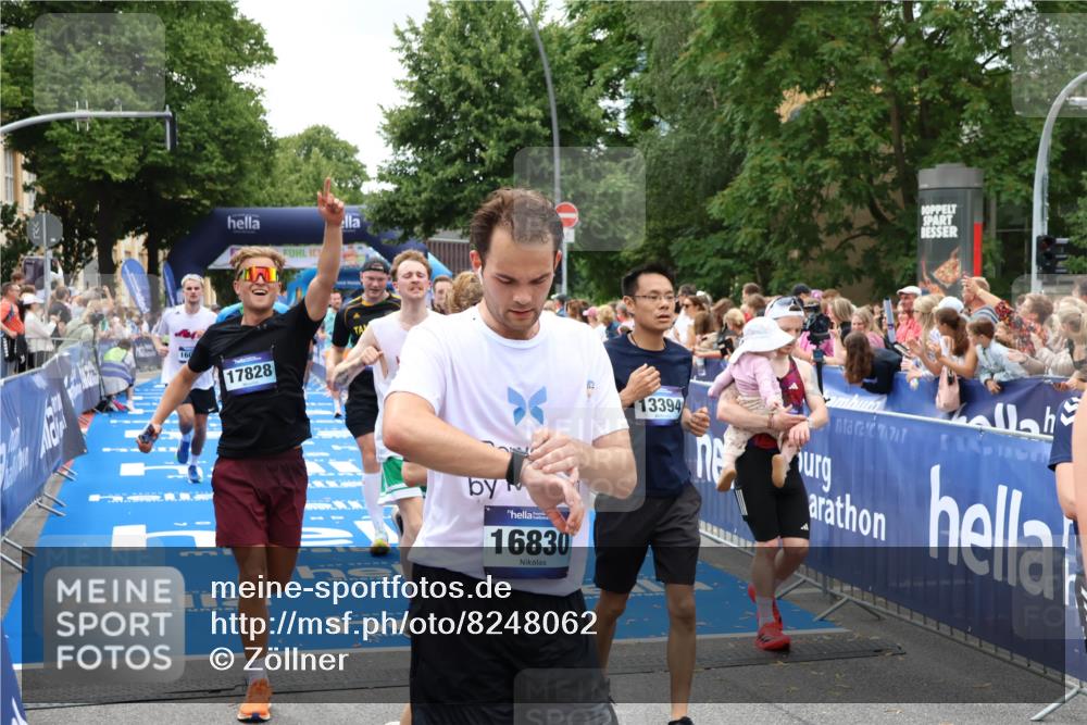29.06.2025 - hella hamburg halbmarathon Zöllner http://msf.ph/oto/8248062 29.06.2025 10:57:34 Ziel 2236, 2652, 3435, 4502, 5015, 5134, 5457, 5458, 5728, 6281, 6302, 8393, 12144, 13245, 13394, 15695, 16093, 17758, 17828 meine-sportfotos.de
