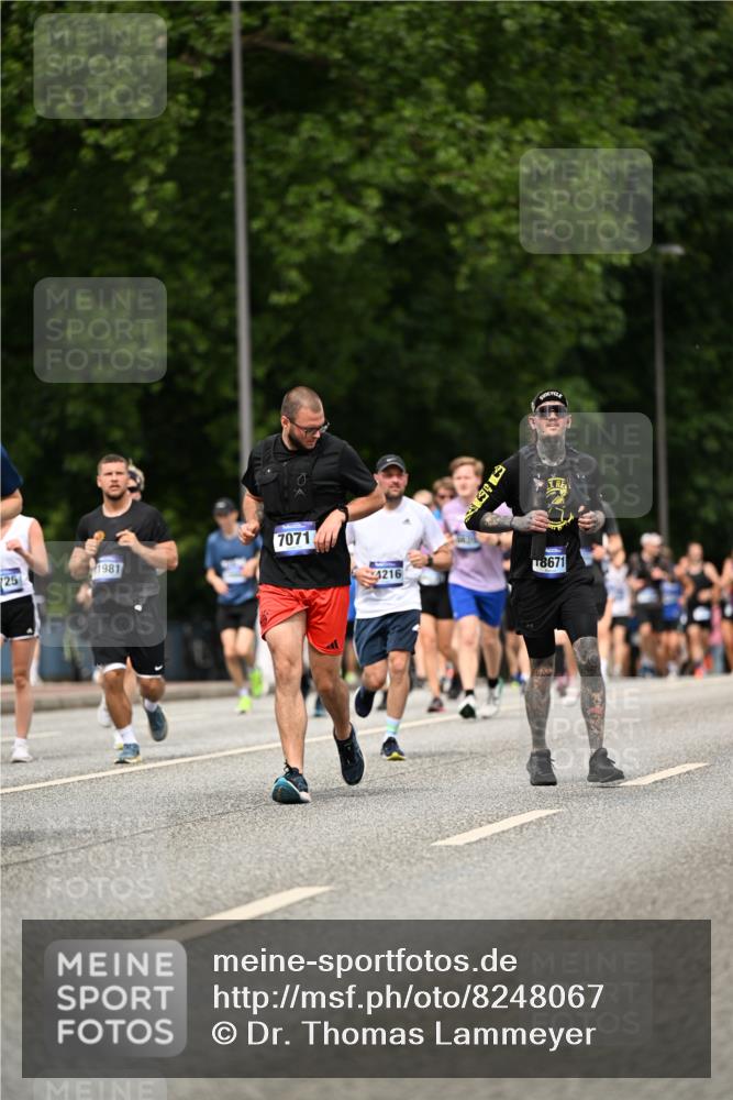 29.06.2025 - hella hamburg halbmarathon Dr. Thomas Lammeyer http://msf.ph/oto/8248067 29.06.2025 10:34:46 Kennedybrücke 1773, 2097, 2302, 2505, 2569, 3131, 6556, 6620, 7071, 7351, 7517, 8792, 9095, 9576, 9830, 9937, 10989, 10996 meine-sportfotos.de